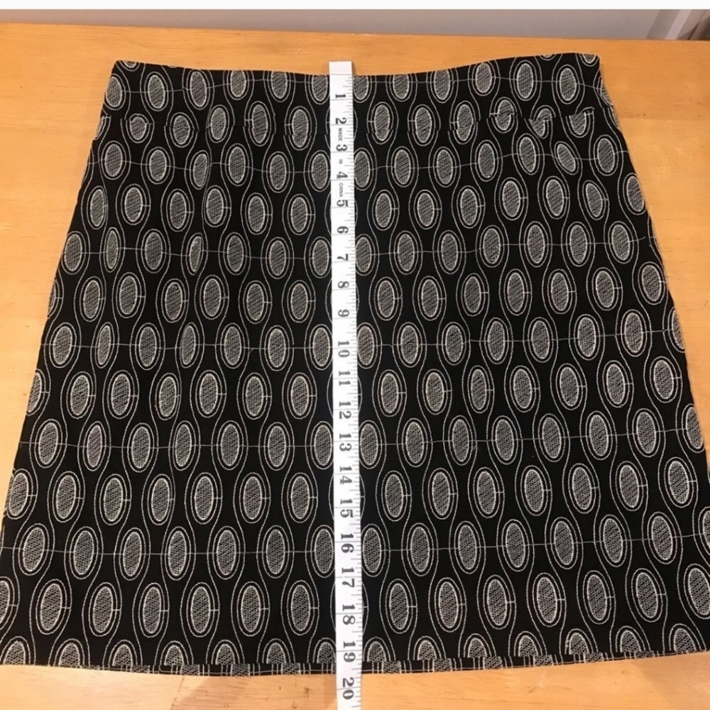 Ann Taylor Loft Geometric Design Black & White Straight Career Skirt Size 12 - Picture 6 of 6